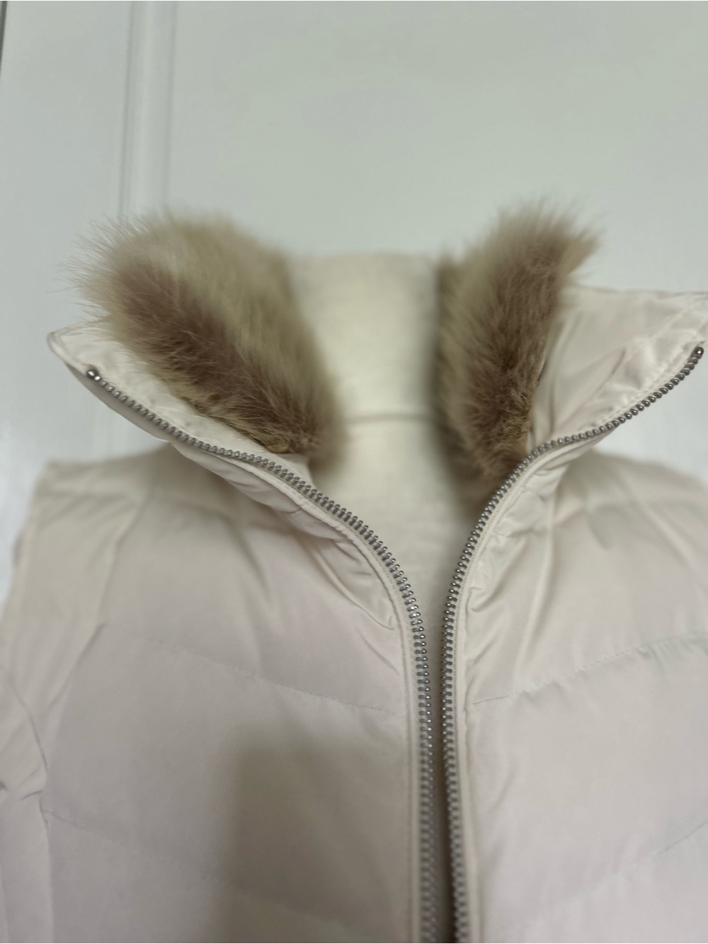 Talbots Cream Quilted Puffer Vest with Faux Fur Trim Size Large Petite - Picture 6 of 11
